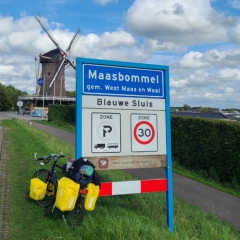 Maasbommel-Blauwe-Sluis-gem.-West-Maas-en-Waal